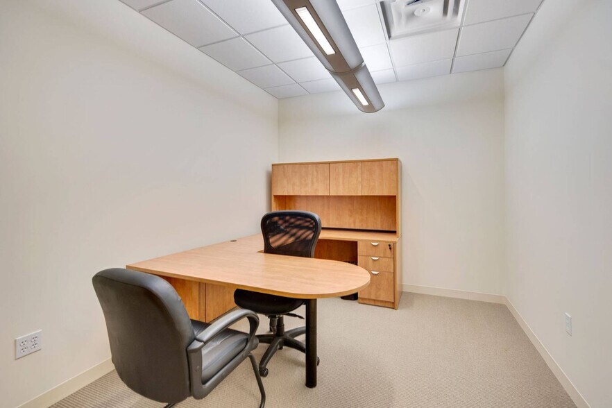 More Photos Of 1880 W Oak Pky, Marietta Office For Sale