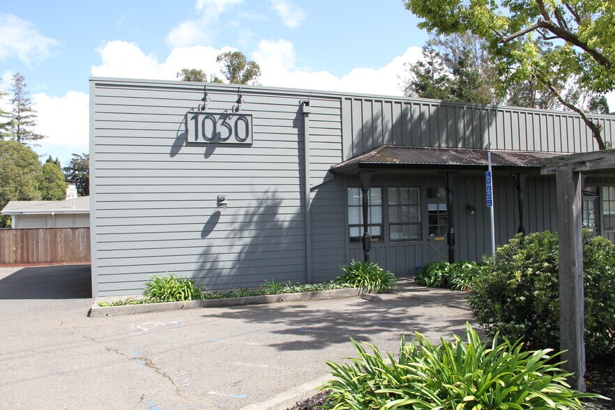 More Photos Of 1030 Railroad Ave, Novato Flex For Lease
