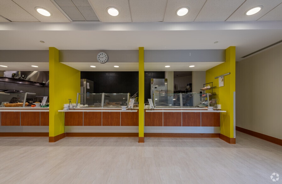 More Photos Of 701 Edgewater Dr, Wakefield Office For Lease