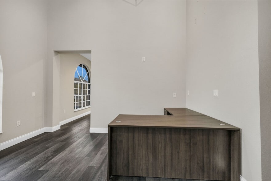 More Photos Of 2421 Shreve St, Punta Gorda Office For Lease