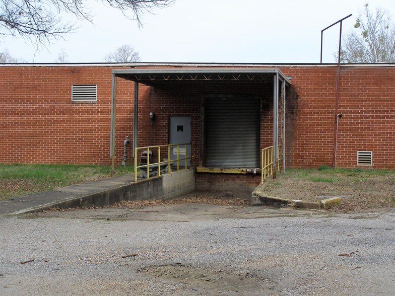More Photos Of 2580 Highway 46, Heflin Warehouse For Lease