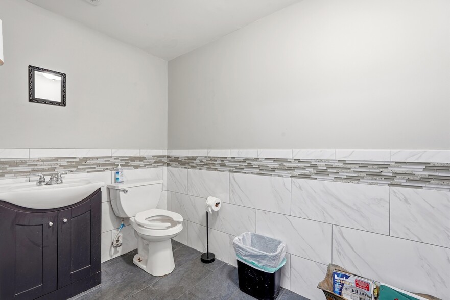 More Photos Of 864 Kingswood Dr, Conway Flex For Sale
