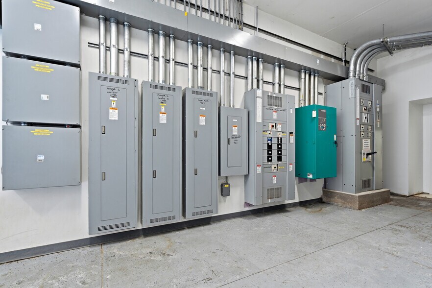 More Photos Of 22900 W Skelly Rd, Haskell Light Manufacturing For Sale