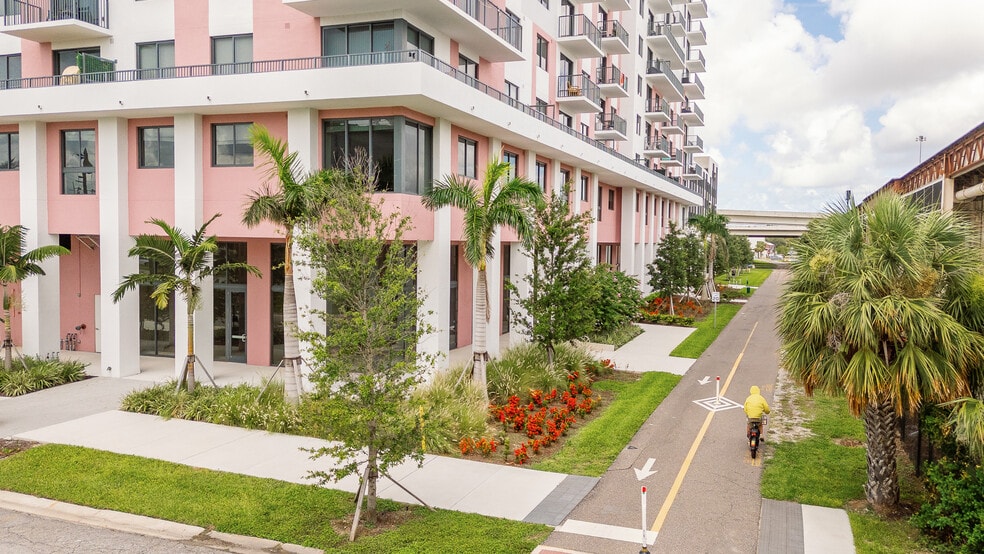 Primary Photo Of 201 17th St S, Saint Petersburg Apartments For Lease