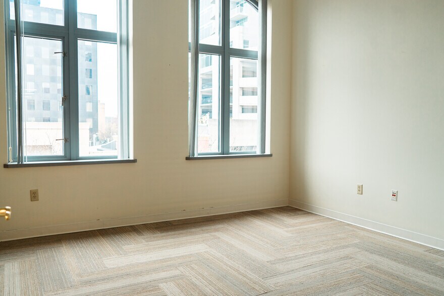 More Photos Of 125 S Kalamazoo Mall, Kalamazoo Office For Lease