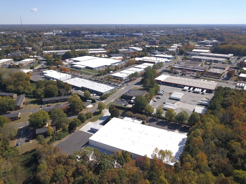More Photos Of 1133 Pressley Rd, Charlotte Warehouse For Sale