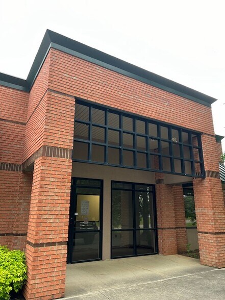 More Photos Of 6111 Heritage Park Dr, Chattanooga Office For Lease