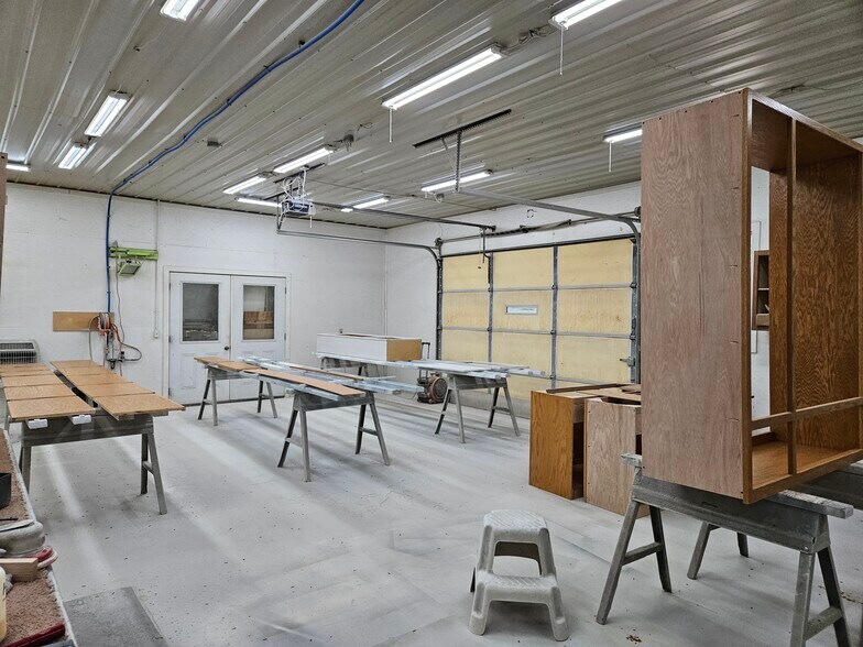 More Photos Of 244 County Road 555B, Tecumseh Manufacturing For Sale