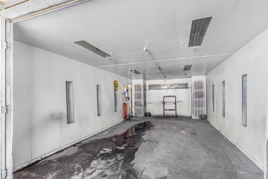 More Photos Of 5855 Quebec St, Commerce City Auto Repair For Sale