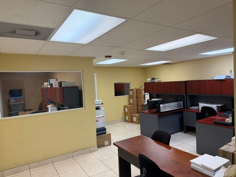More Photos Of 2248-2252 NW 93rd Ave, Miami Warehouse For Sale