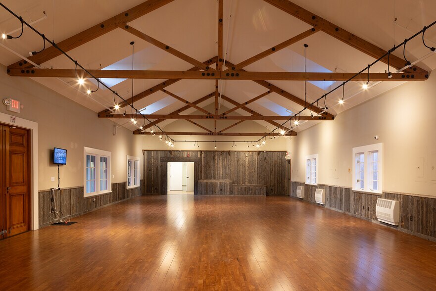 More Photos Of 4 E Carmel Valley Rd, Carmel Valley Freestanding For Sale