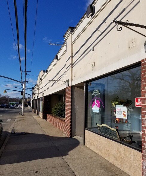 More Photos Of 1358-1360 Willis Ave, Albertson Freestanding For Sale