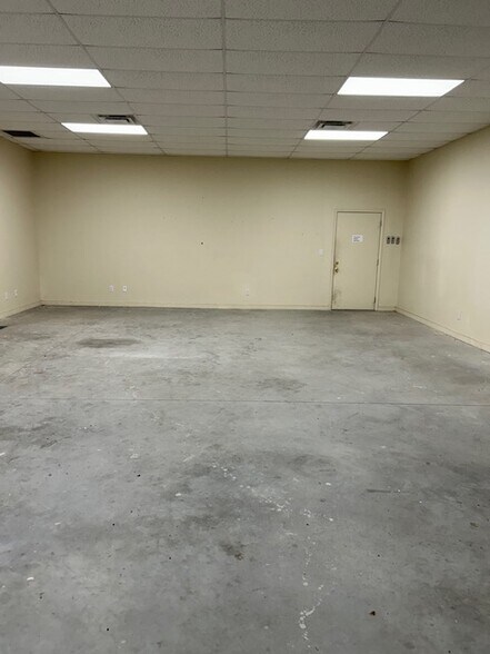 More Photos Of 8503 Lava Hill Rd, Austin Warehouse For Lease