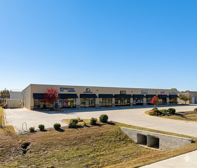 Primary Photo Of 5850 Kroger Dr, Fort Worth Storefront Retail Office For Lease