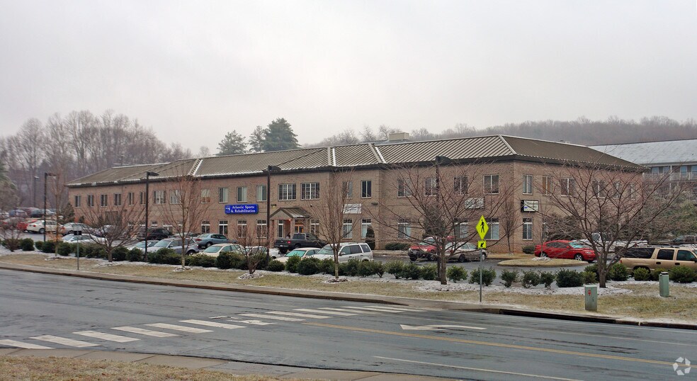 More Photos Of 1410 Incarnation Dr, Charlottesville Medical For Sale
