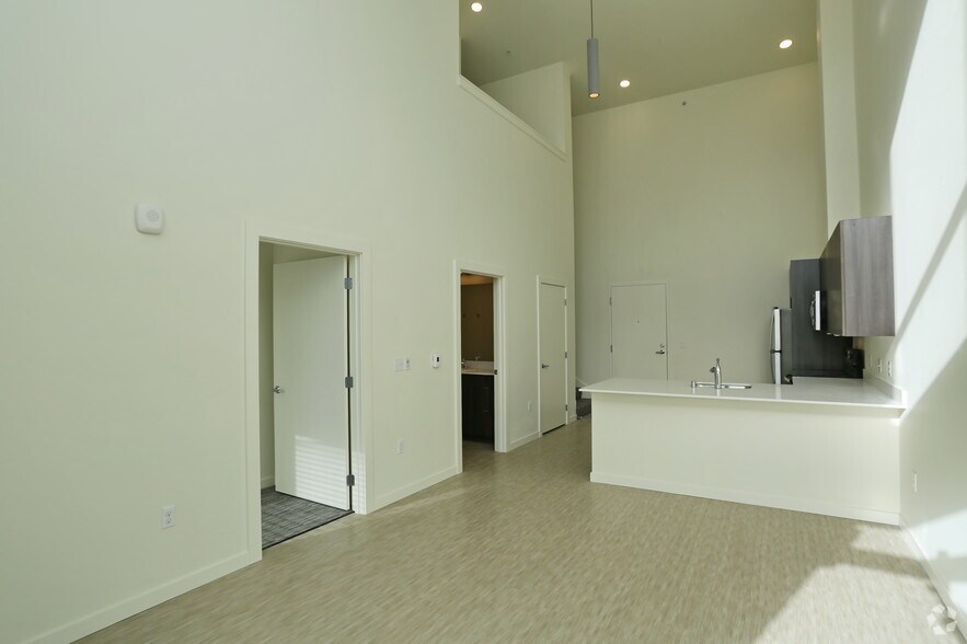 More Photos Of 9924 NE 185th St, Bothell Multifamily For Sale