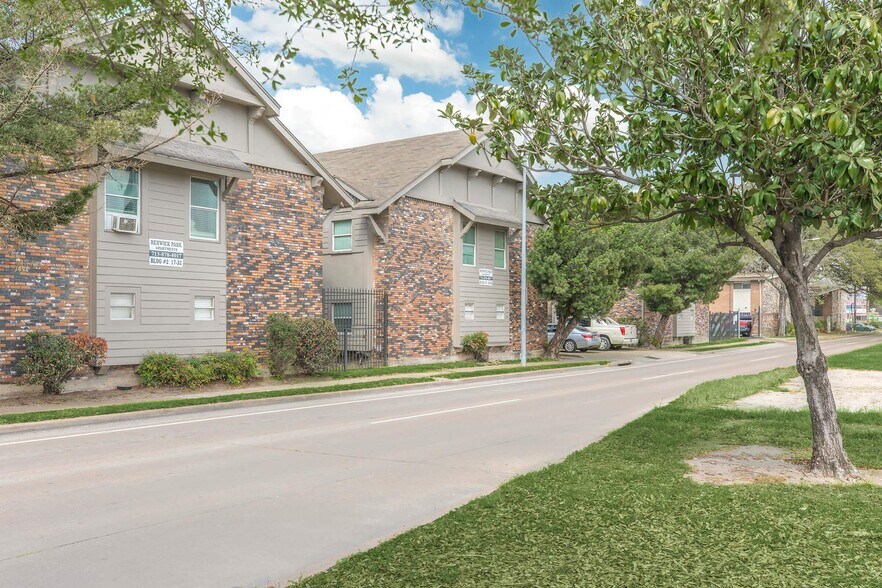 Primary Photo Of 6768 Renwick Dr, Houston Apartments For Sale