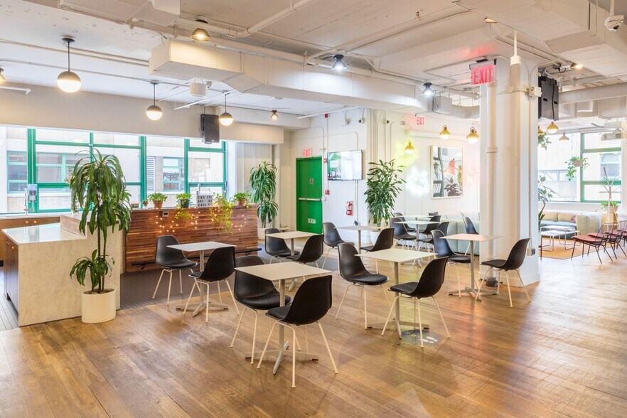 More Photos Of 77 Sands St, Brooklyn Office For Lease