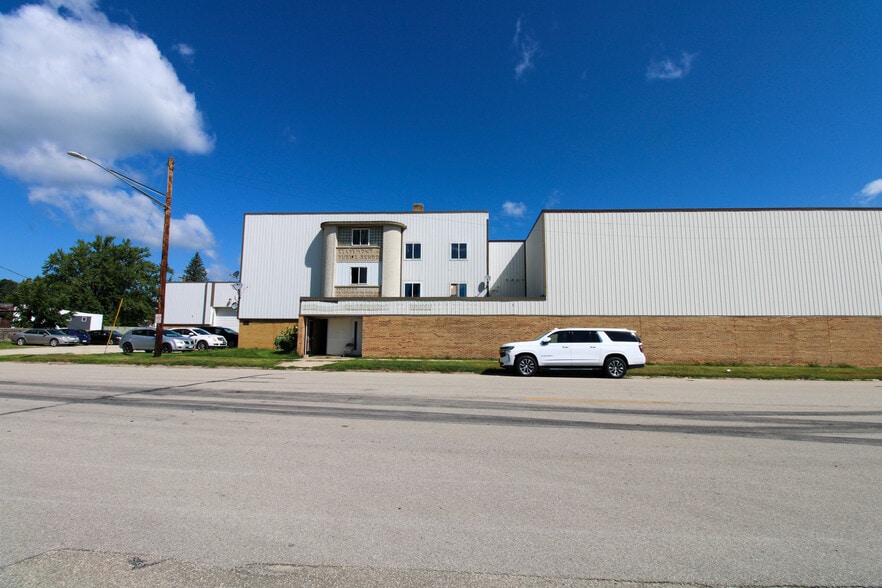More Photos Of 135 E Front St, Claremont Specialty For Sale