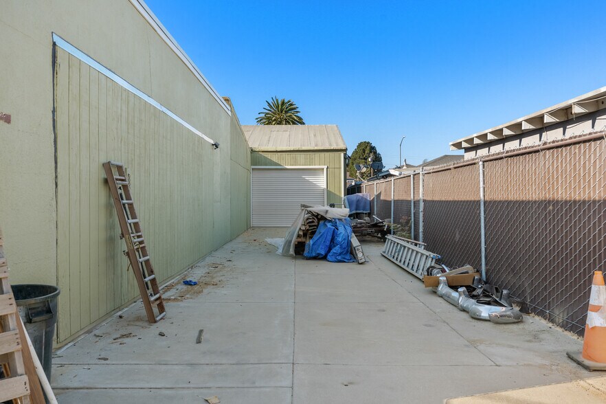 More Photos Of 224 N Smith St, Santa Maria Industrial For Sale