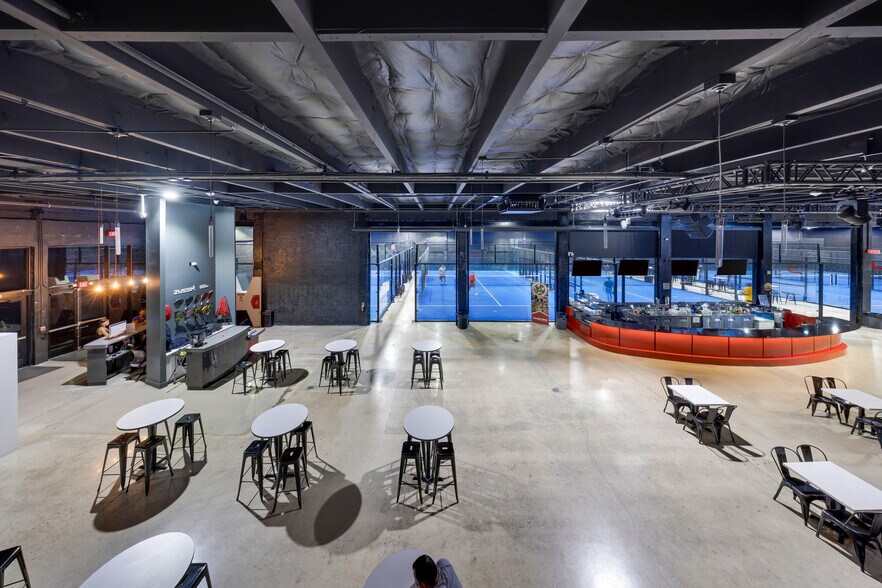 More Photos Of 1360 NW 88th Ave, Doral Bar For Sale