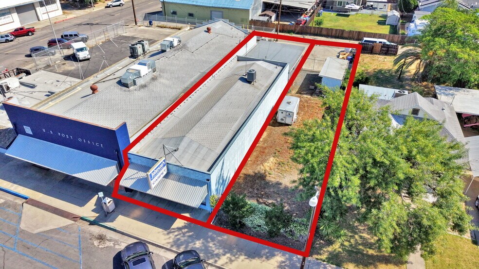 More Photos Of 230 S K St, Dinuba Storefront For Sale