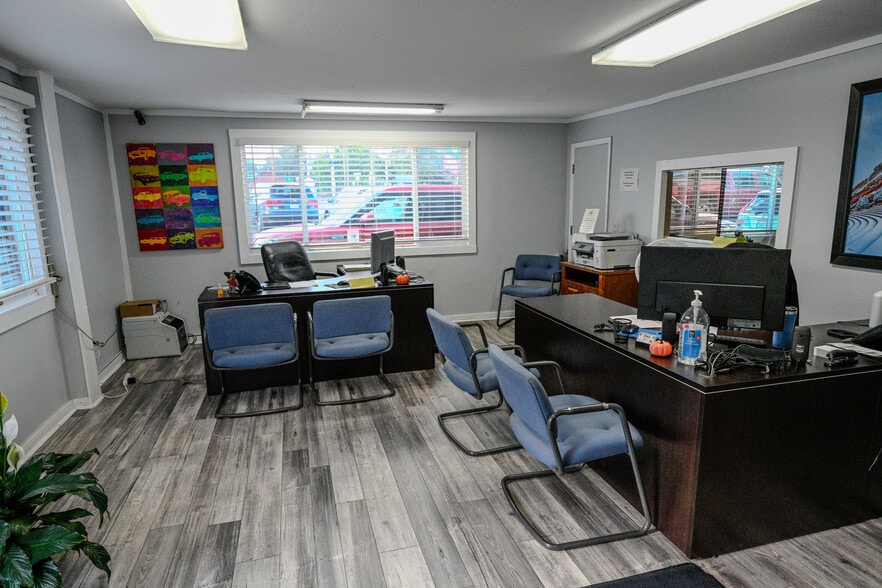 More Photos Of 7190 Newton St, Westminster Auto Dealership For Sale