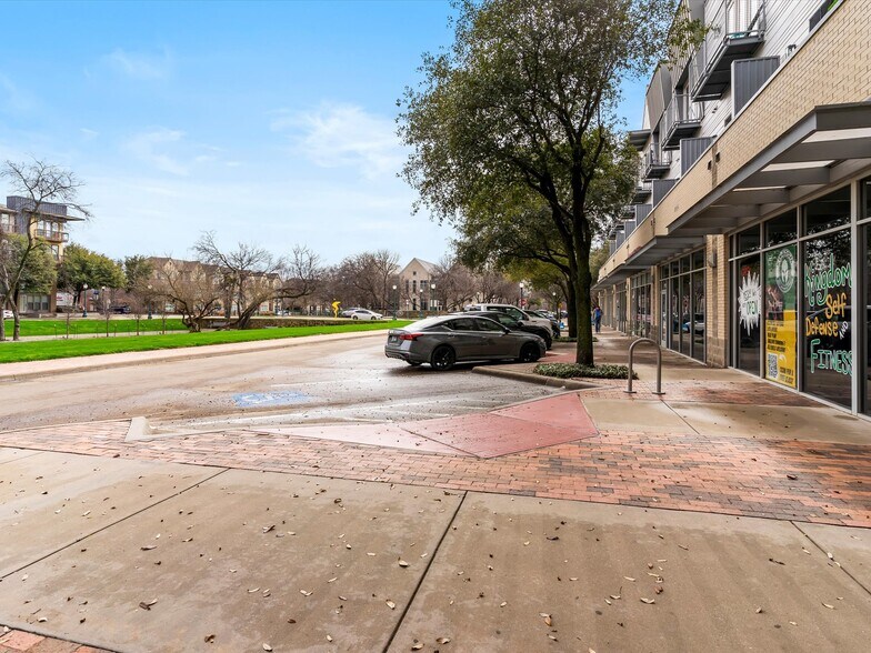 More Photos Of 5805 Saintsbury Dr, The Colony Apartments For Lease