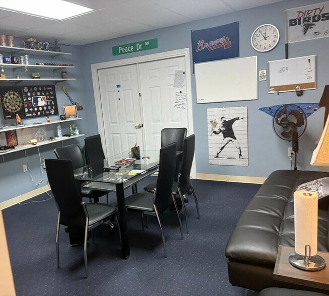 More Photos Of 3640 Hewatt Ct, Snellville Light Distribution For Sale