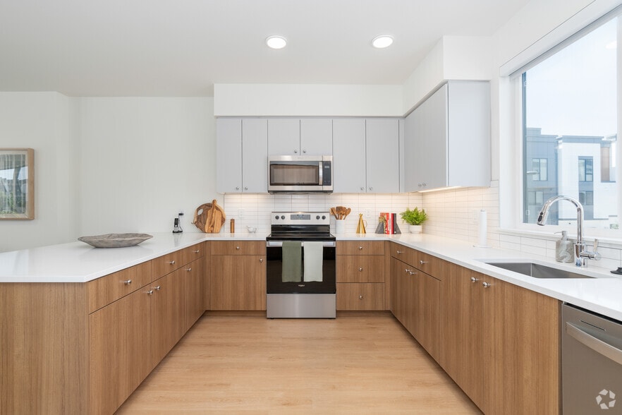 More Photos Of 3405 SE Reed Dr, Hillsboro Apartments For Lease