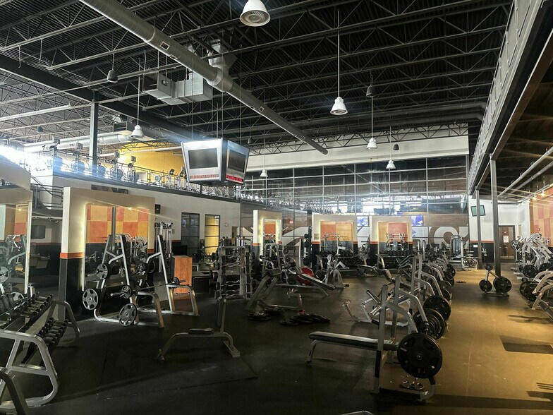 More Photos Of 1800 Tanglewood Park Blvd, Hilliard Health Club For Lease