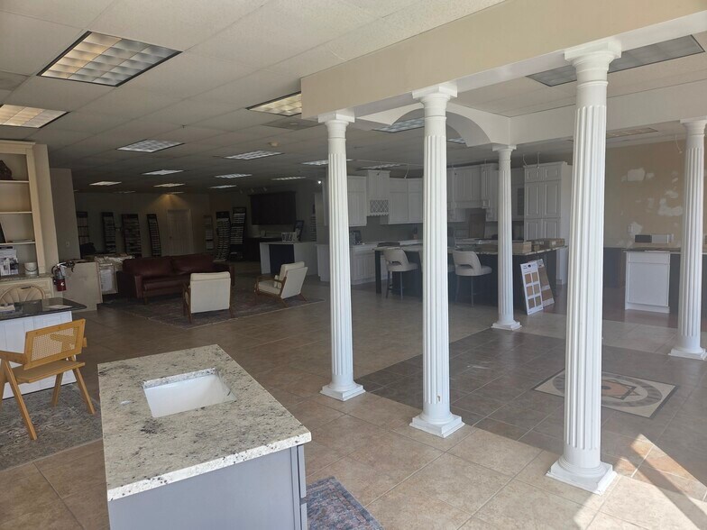 More Photos Of 11328 E Independence Blvd, Matthews Unknown For Lease