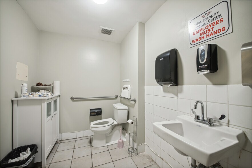 More Photos Of 690 Castleton Ave, Staten Island Apartments For Lease