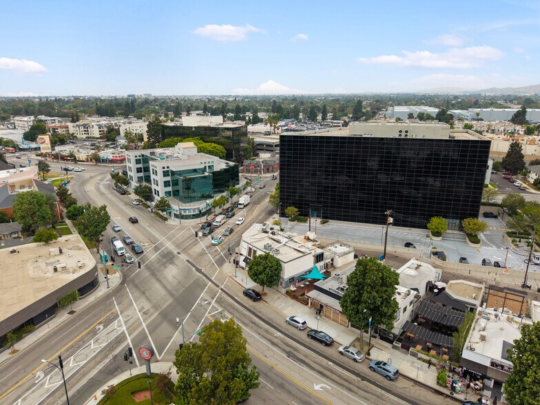 More Photos Of 4017 W Riverside Dr, Burbank Storefront Retail Office For Lease
