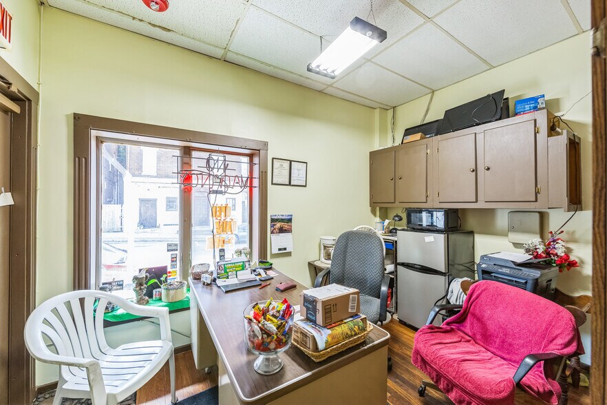 More Photos Of 211-17 Main St, Royersford Bar For Sale