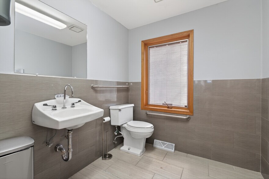 More Photos Of 1200 S Woodland Ave, Michigan City Office For Sale