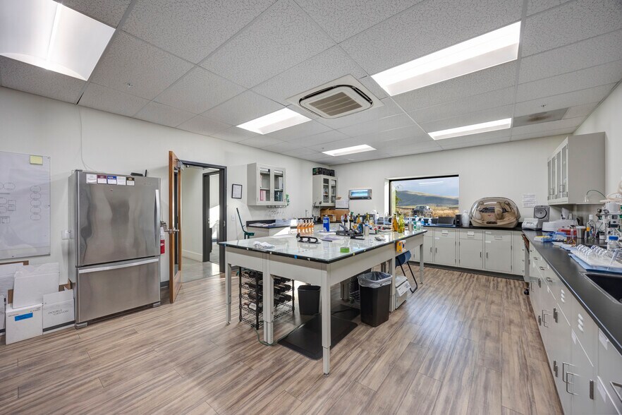 More Photos Of 8060 Keene Rd, West Richland Manufacturing For Lease