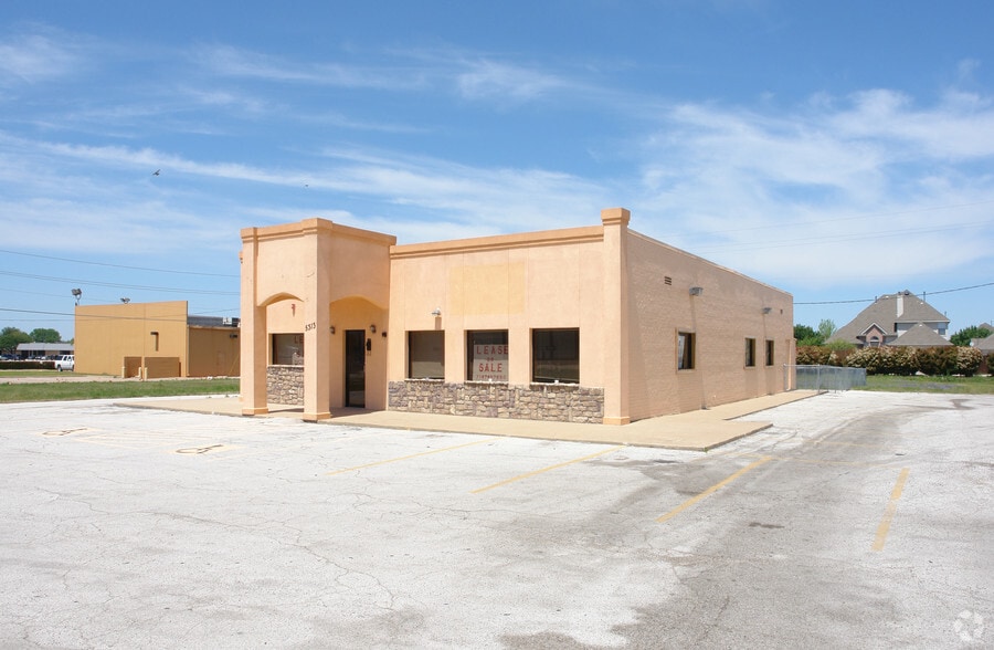 Primary Photo Of 5313 S Colony Blvd, The Colony Restaurant For Lease