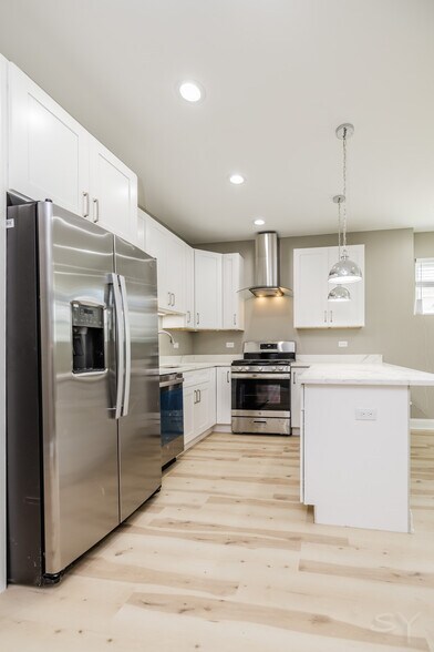 More Photos Of 623 Hamlin Ave, Chicago Apartments For Sale