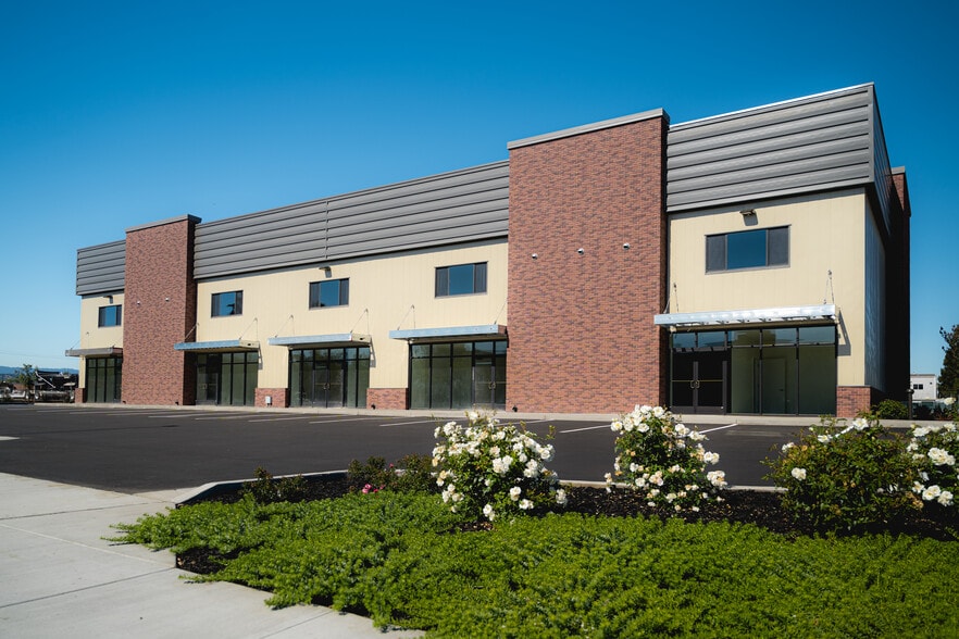 Primary Photo Of 285 Nagareda Dr, Gilroy Warehouse For Lease