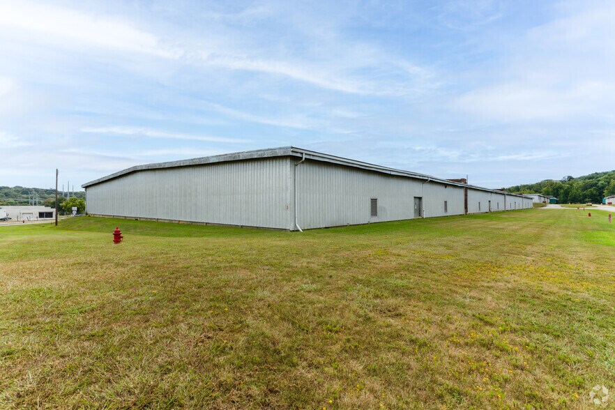 More Photos Of 946 Newgass St, Danville Manufacturing For Lease