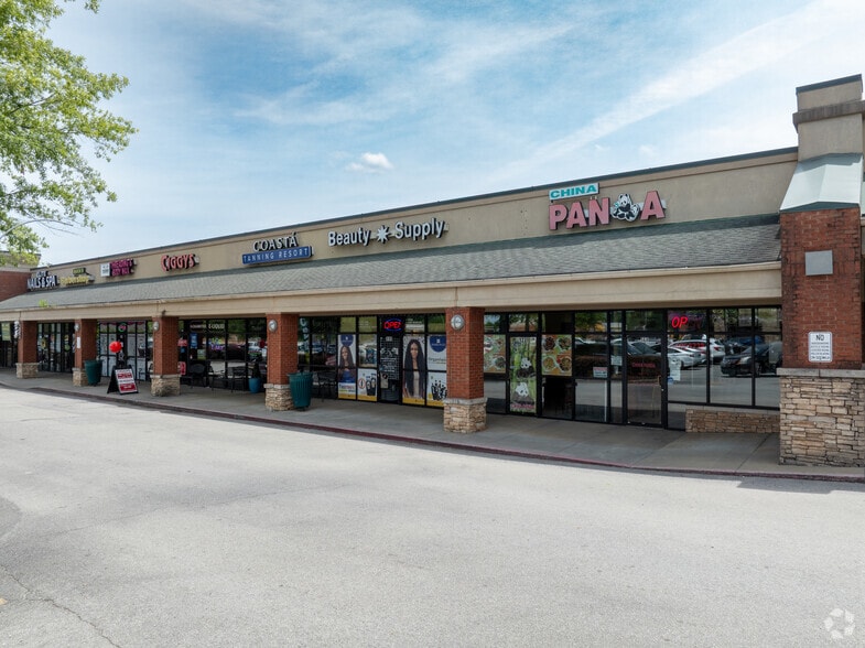 More Photos Of 8876 Dallas Acworth Hwy, Dallas Storefront For Lease