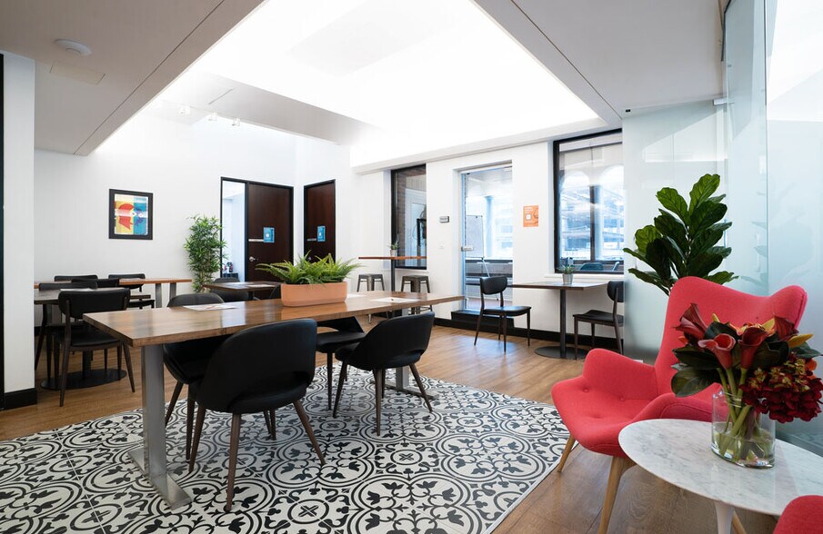 More Photos Of 350 Bay St, Toronto Coworking Space