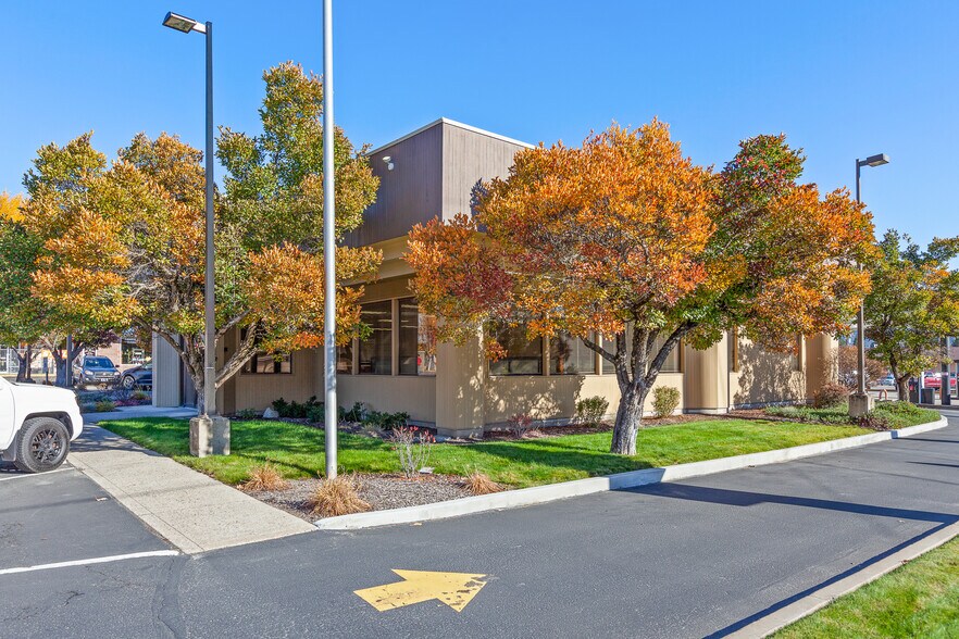 More Photos Of 5513 Highway 2, Priest River Bank For Lease