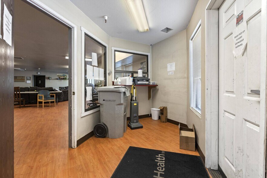 More Photos Of 110 Spring Hill Dr, Grass Valley Manufacturing For Sale