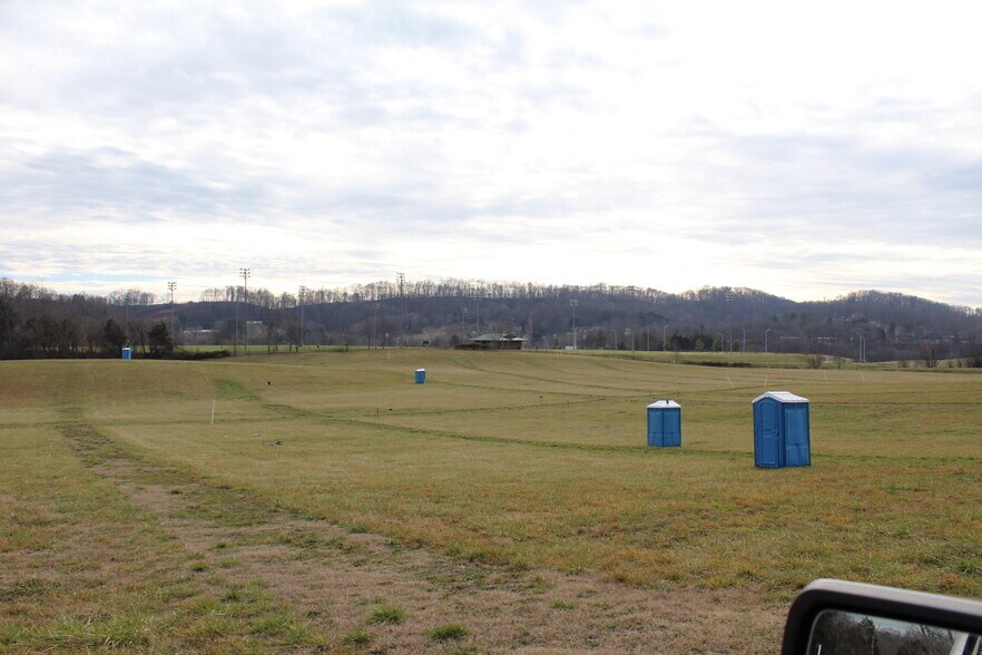 More Photos Of 100 Sportsway Dr, Bristol Trailer Camper Park For Sale