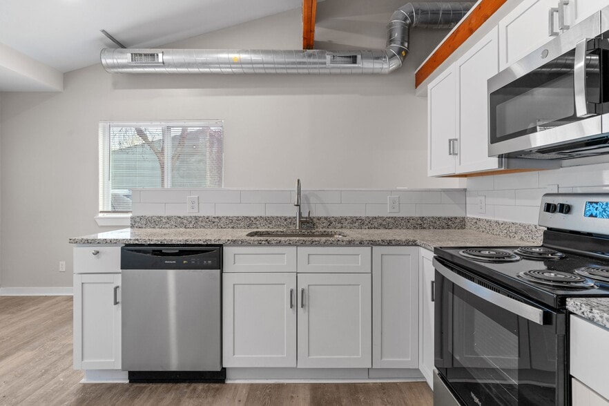 More Photos Of 12751-12771 Greenwood Dr, Burnsville Apartments For Sale