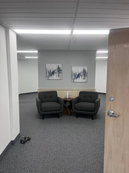 More Photos Of 146 N Lake St, Forest Lake Medical For Lease