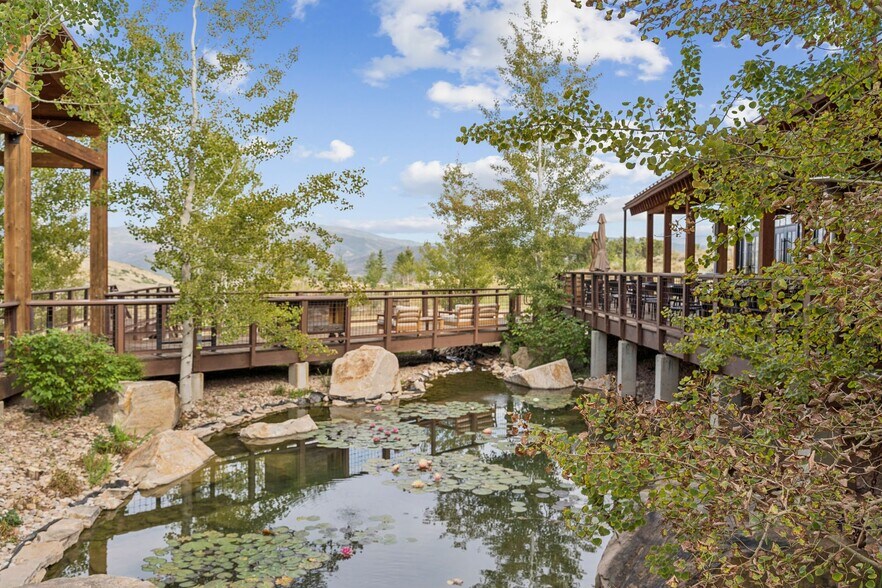 More Photos Of 27649 Old Lincoln Highway, Wanship Freestanding For Sale