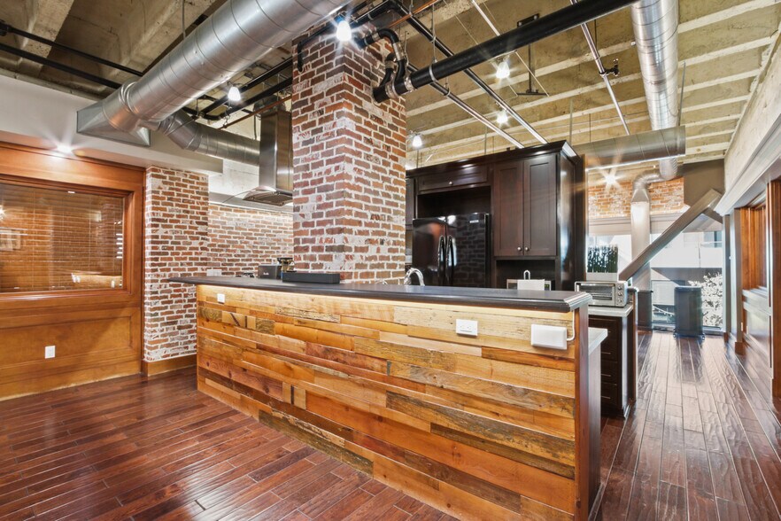 More Photos Of 201-207 E Broadway, Long Beach Office For Sale